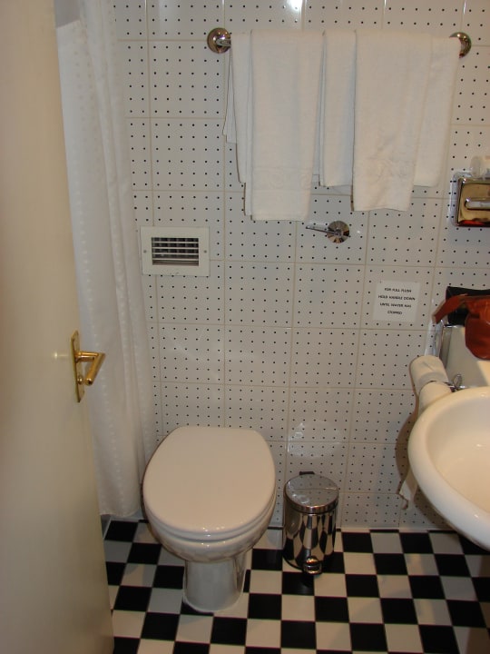 Zimmer 212 (WC) Holiday Inn London Bloomsbury