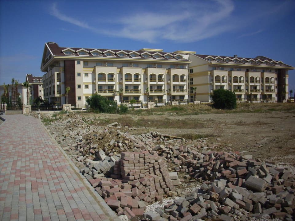 Weg vom Basar zum Hotel Diamond Excellence Resort & Spa