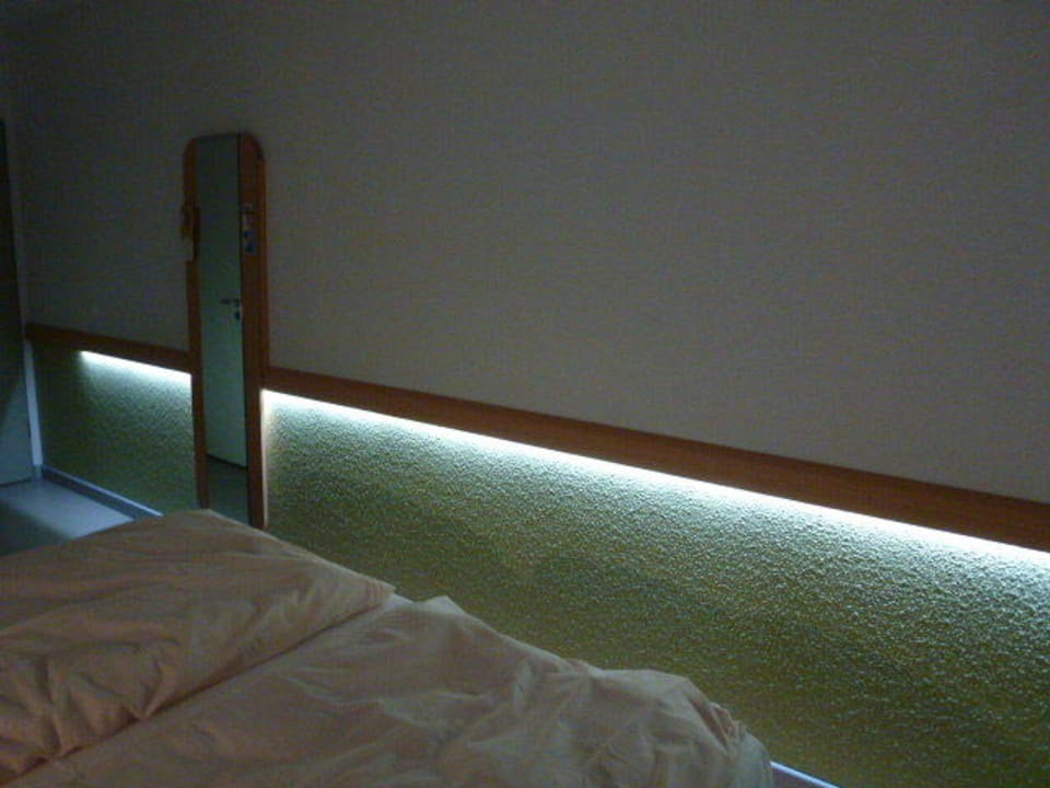 Indirekte Beleuchtung ibis budget Berlin City Potsdamer Platz