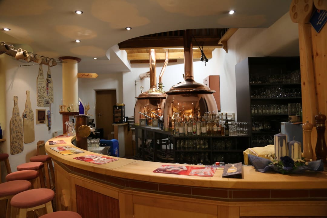 Bar mit Blick auf die Sudanlage 1. Bier & Wohlfühlhotel Gut Riedelsbach