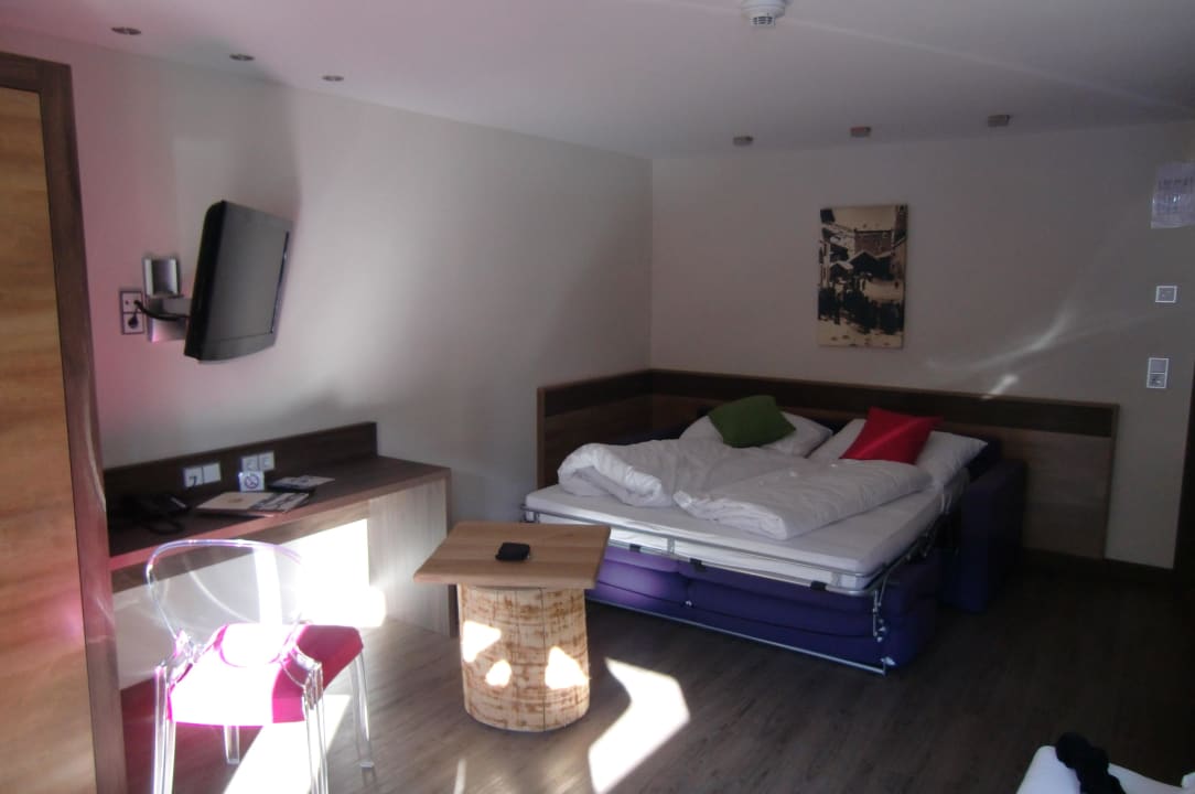 Blick zur Schlafcouch der Kinder Hotel DIE SONNE