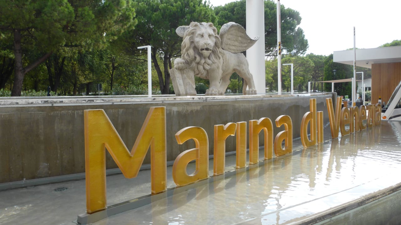 An der Einfahrt Camping Village Marina di Venezia