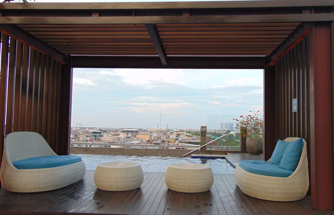 Pool Hilton Garden Inn Jakarta Taman Palem