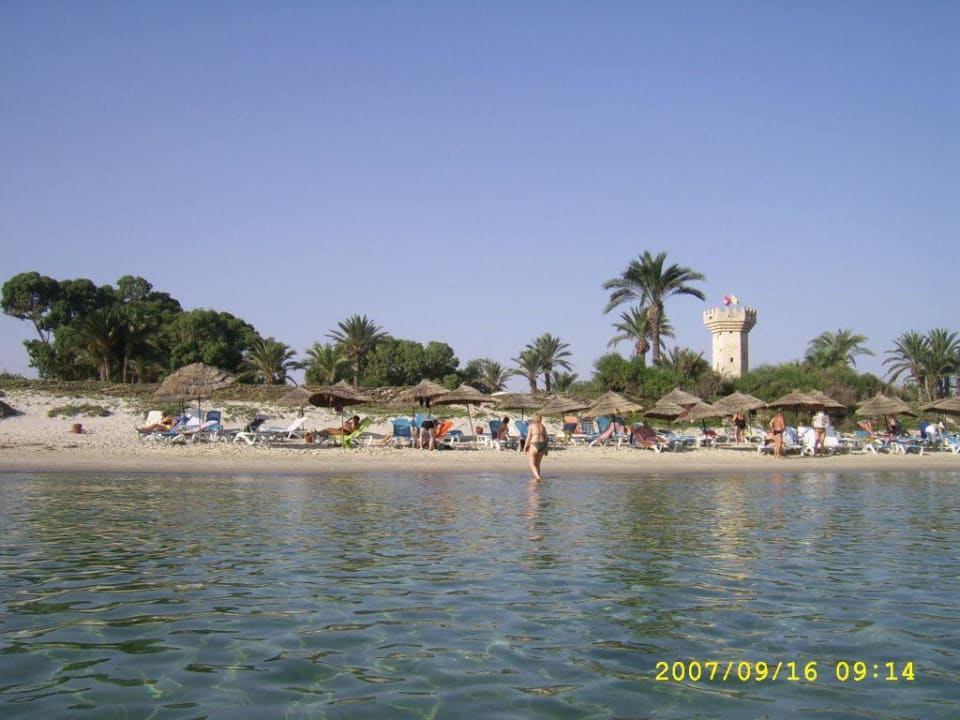 Plaża przy hotelu Monarque Club Rivage