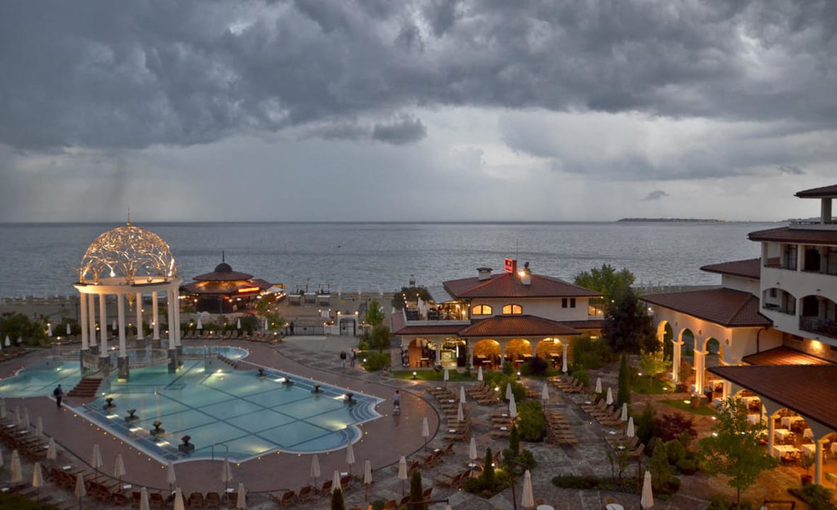 Diesiges Wetter. Blick aufs Meer Helena Sands