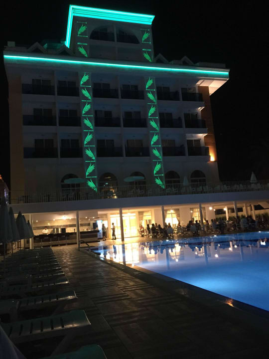 Hotel front Palm World Side Resort & Spa