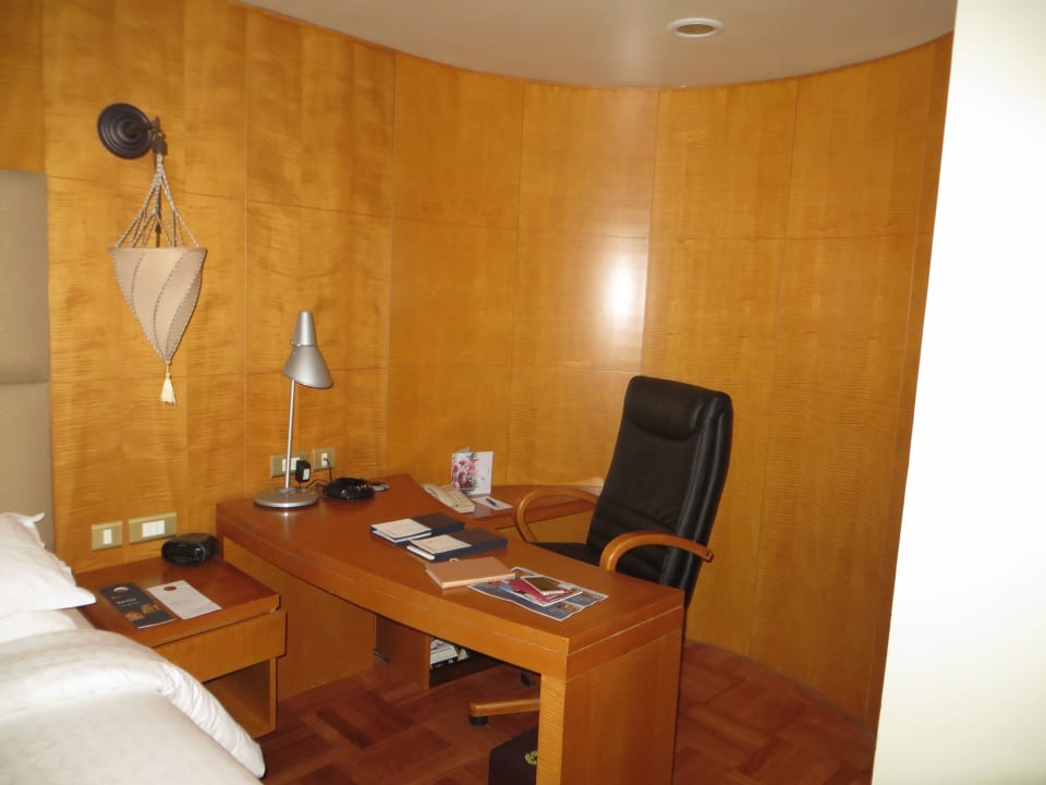 Schreibtisch Sheraton Hotel & Resort Abu Dhabi