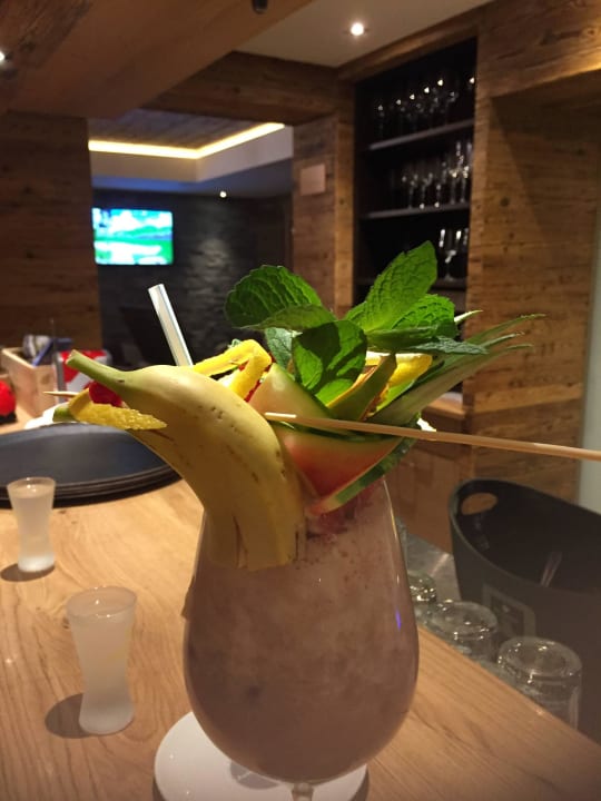 Toller Cocktail von Bruno Berggasthof Passo Sella