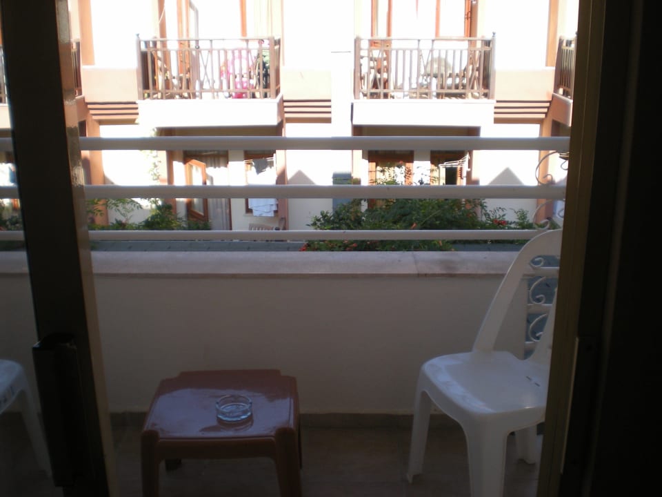 Balkon: Ausblick auf Balkon Rose Hotel Armas Gül Beach