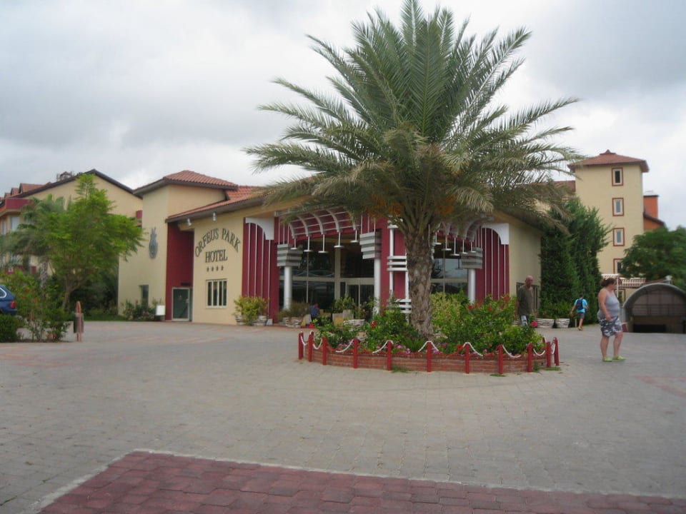 Eingang zur Rezeption Hotel Orfeus Park