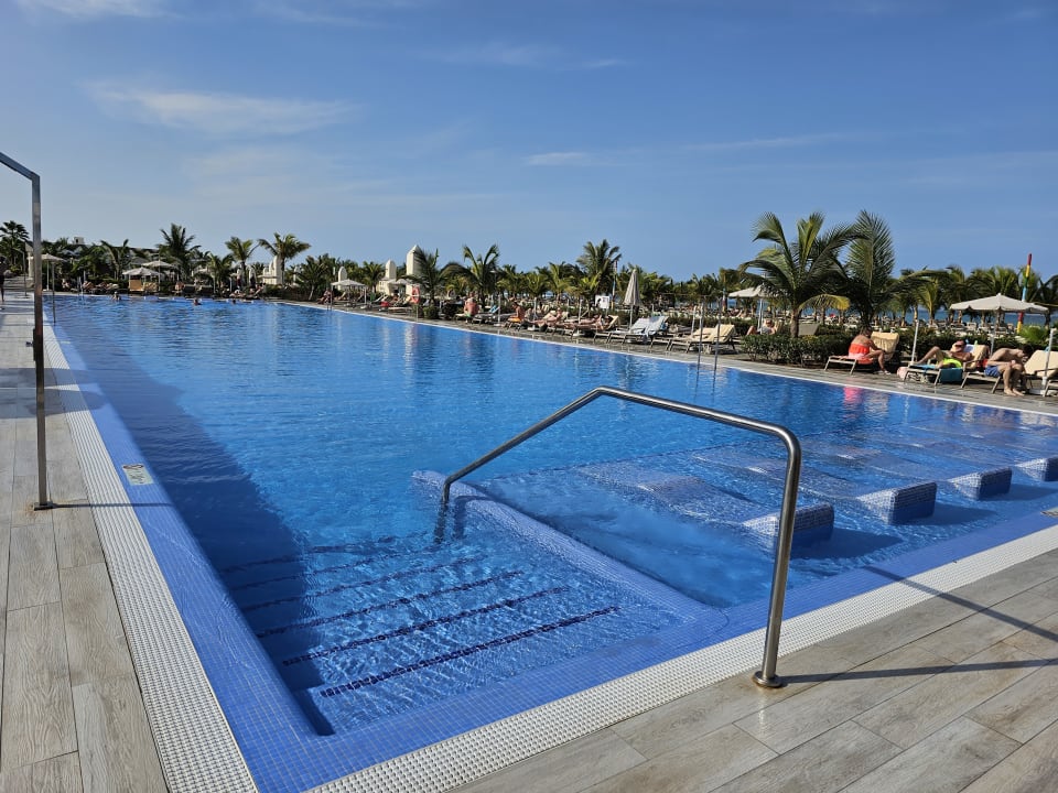 Pool Hotel Riu Karamboa