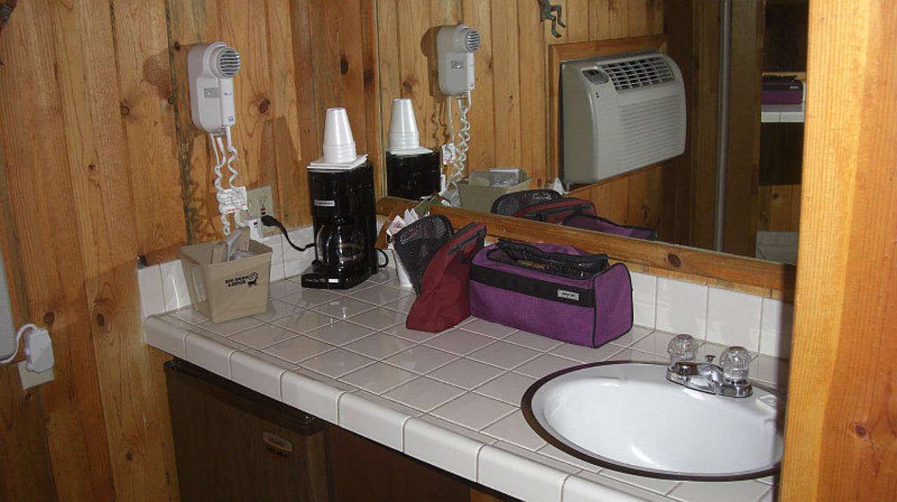 Bad Hotel Big Horn Lodge