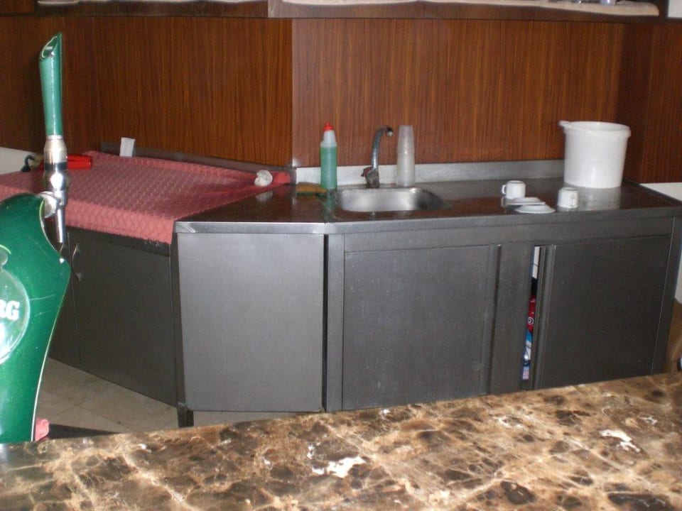 Die super Bar in der Lobby Sun Star Beach Hotel