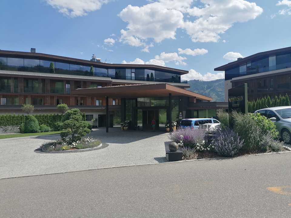 Außenansicht Hotel Alpen Tesitin