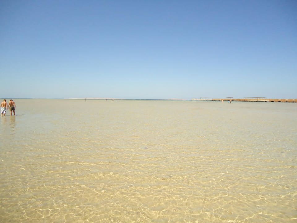 Blick vom Strand aufs Meer Hotel Titanic Palace