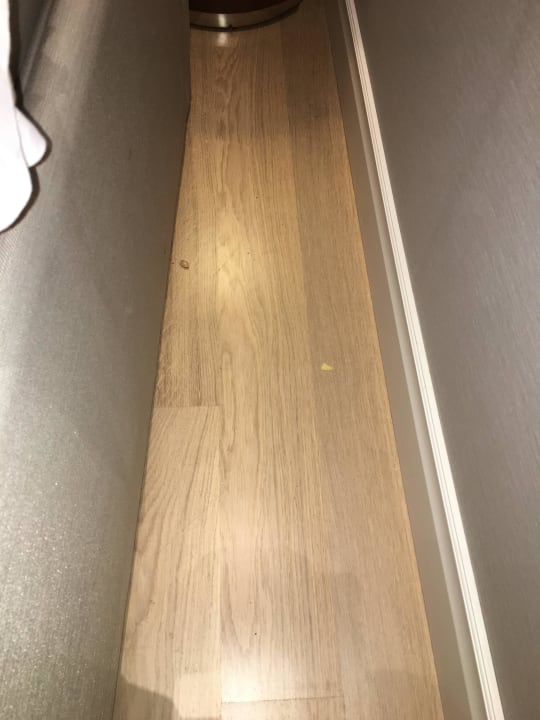 Hinter / unterm Sofa Titanic Deluxe Golf Belek