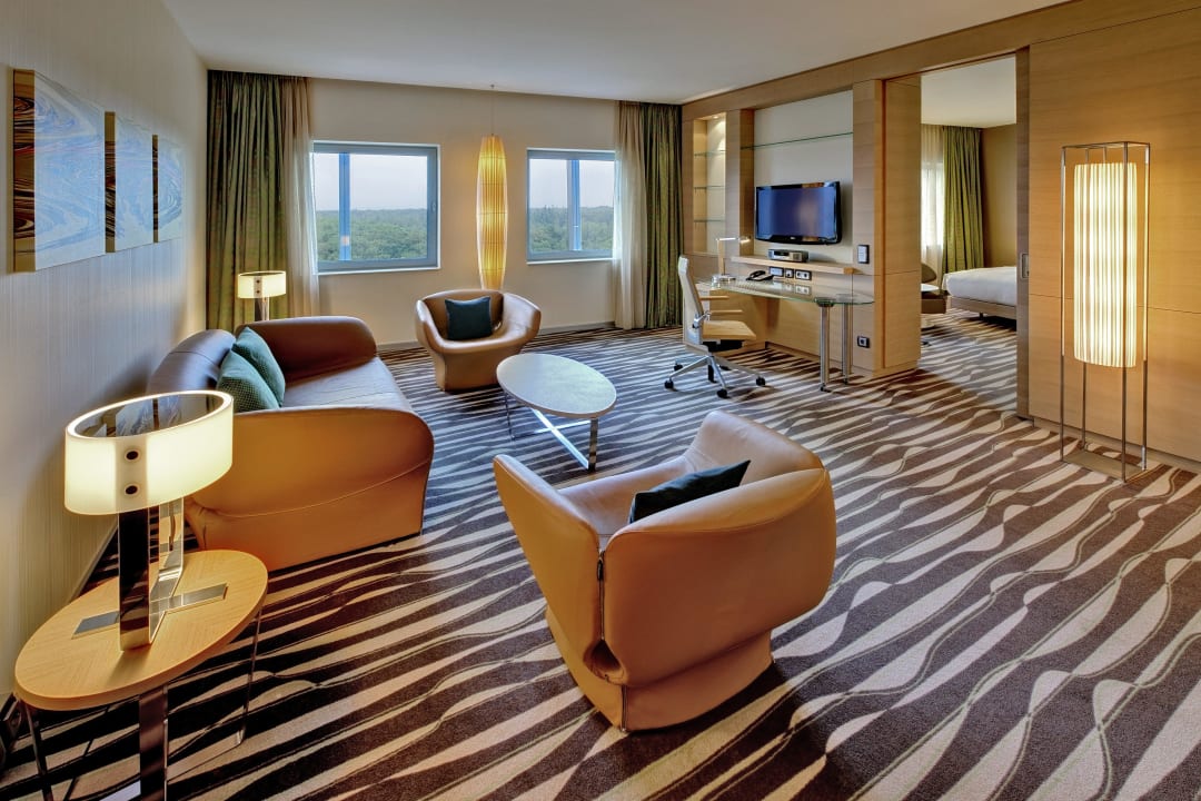 King Deluxe Suite (Living Area) Hilton Frankfurt Airport