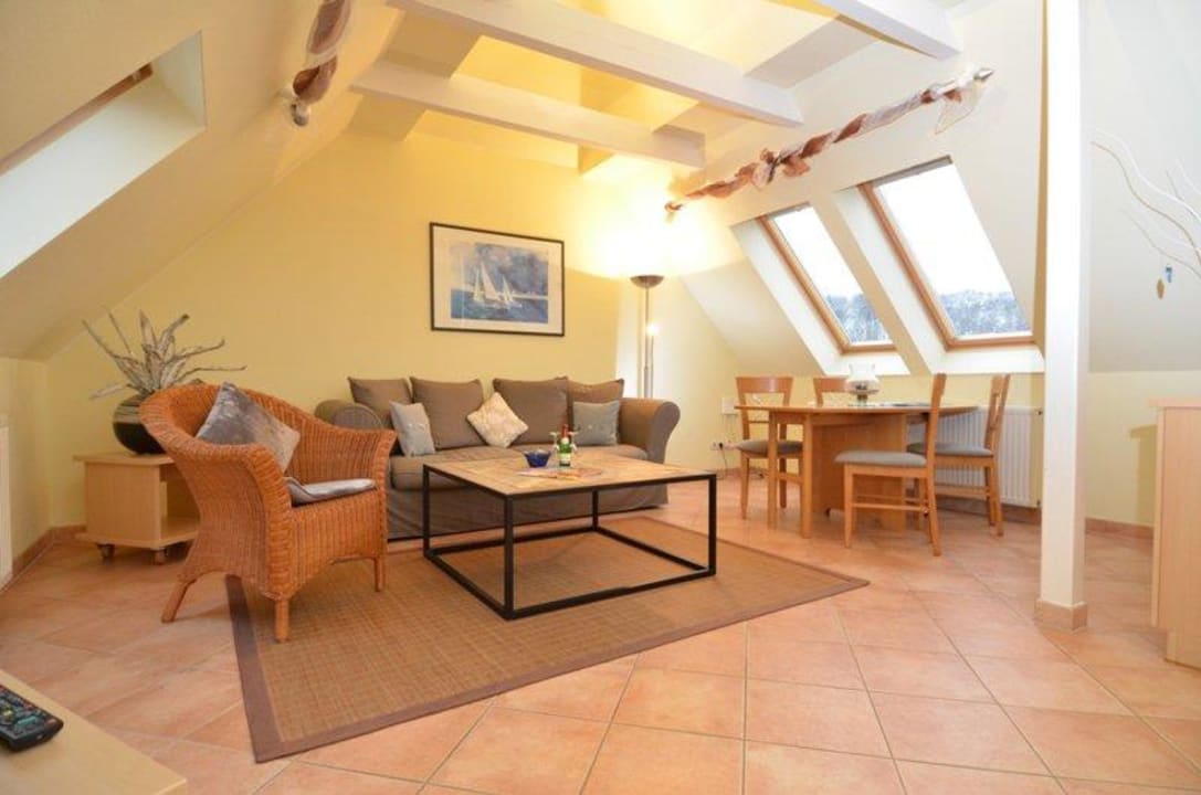 WG 9 - Wohnzimmer Ostseeappartements Rügen Villa Malepartus