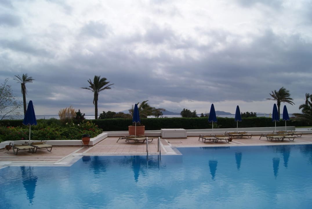 Am Pool Porto Bello Royal