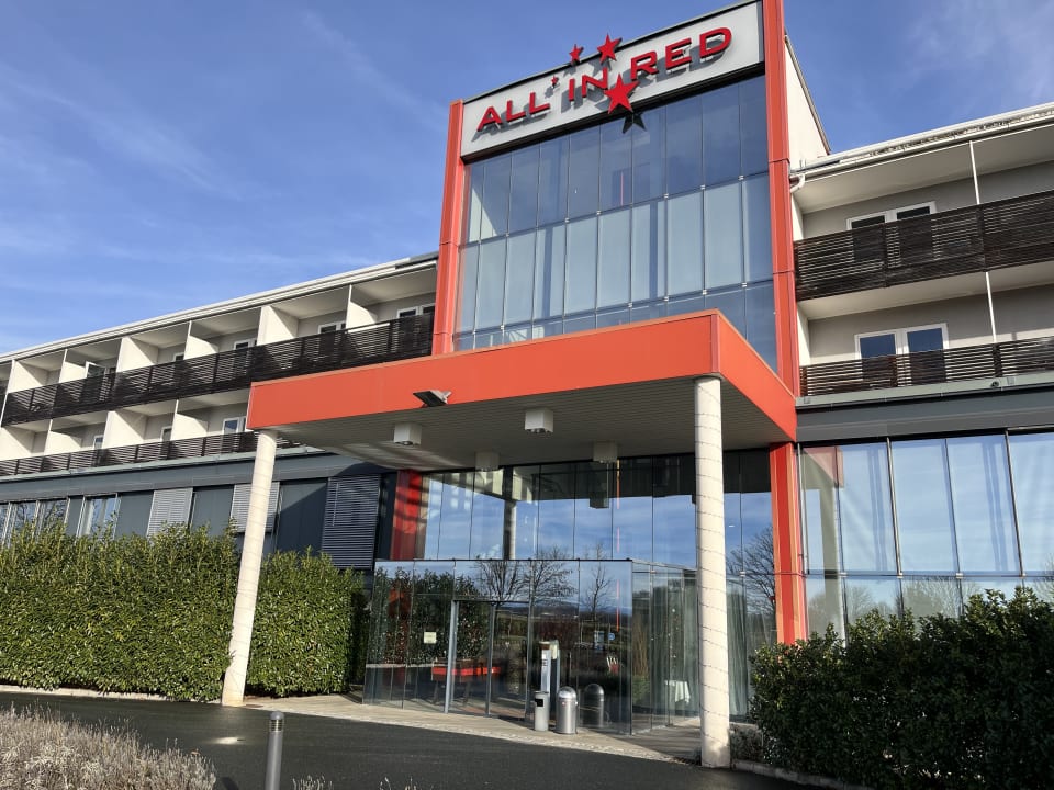 Außenansicht All In Red Thermenhotel