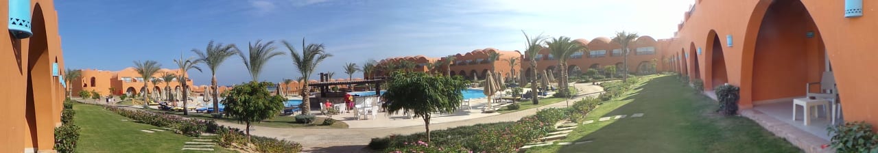Panoramaaufnahme von der Speisesaalterrasse Novotel Marsa Alam Beach Resort