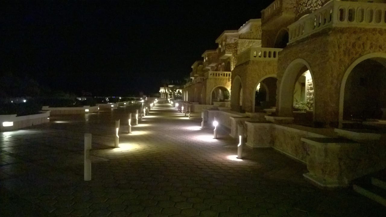 Ночные виды Pickalbatros Citadel Resort