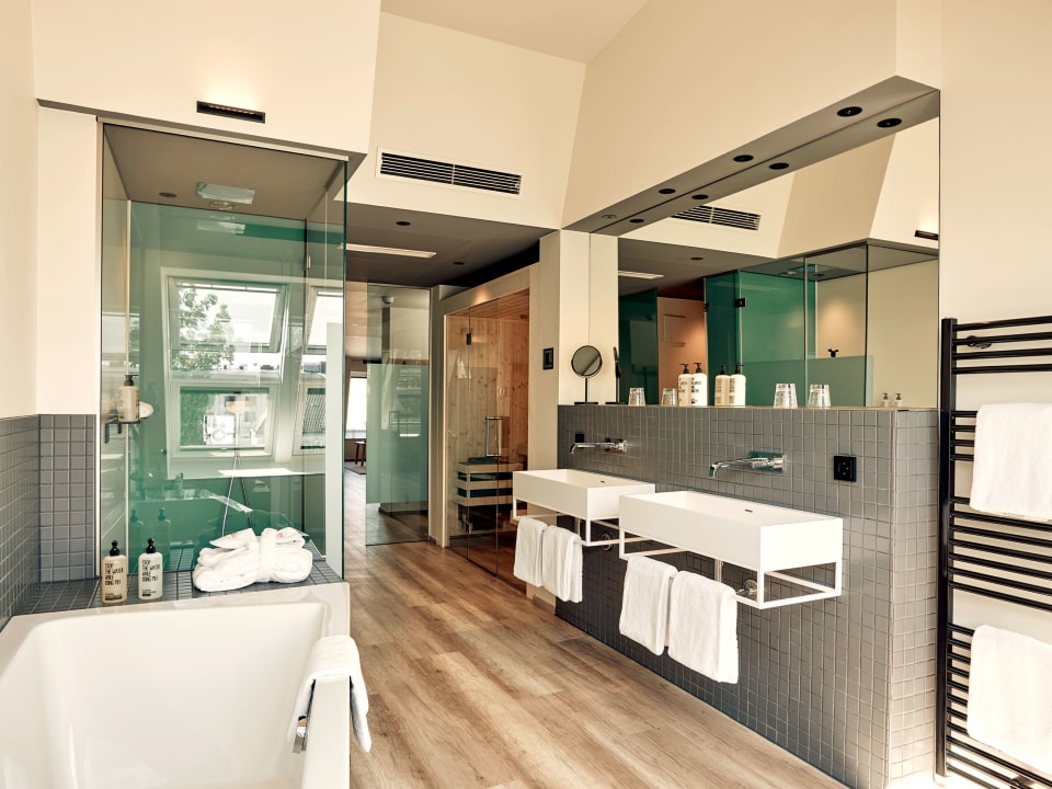 Zimmer Schwabinger Wahrheit by Geisel