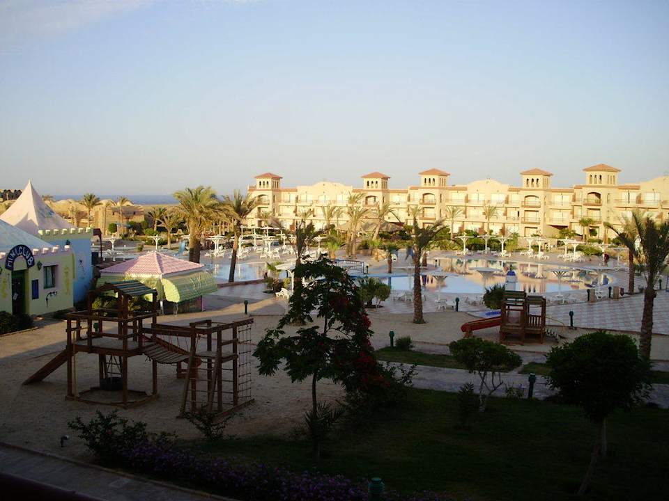 Pool Pensée Royal Garden Beach Resort