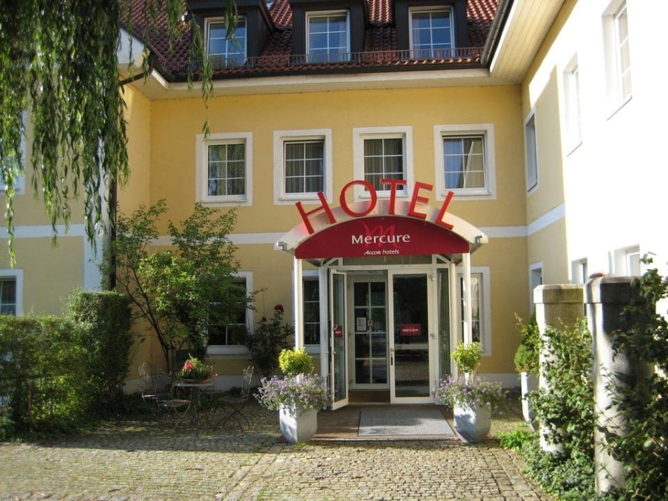 Haupteingang AKZENT Hotel Aufkirchen