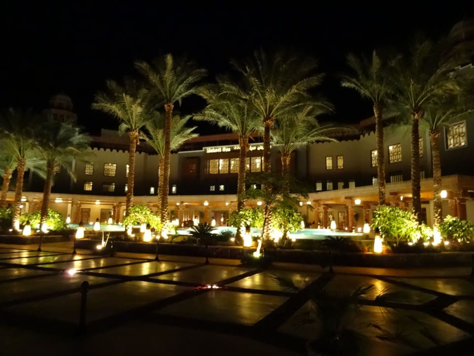 Eingang bei Nacht Makadi Spa - Adults only