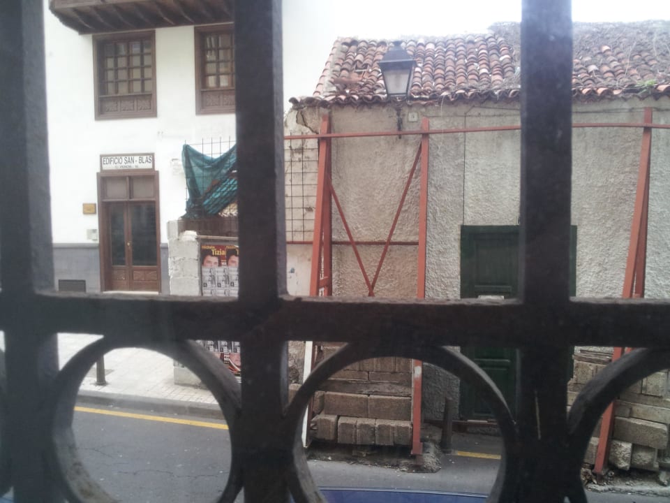 Gitter am Fenster - Zimmer wie eine Zelle Hotel Marte