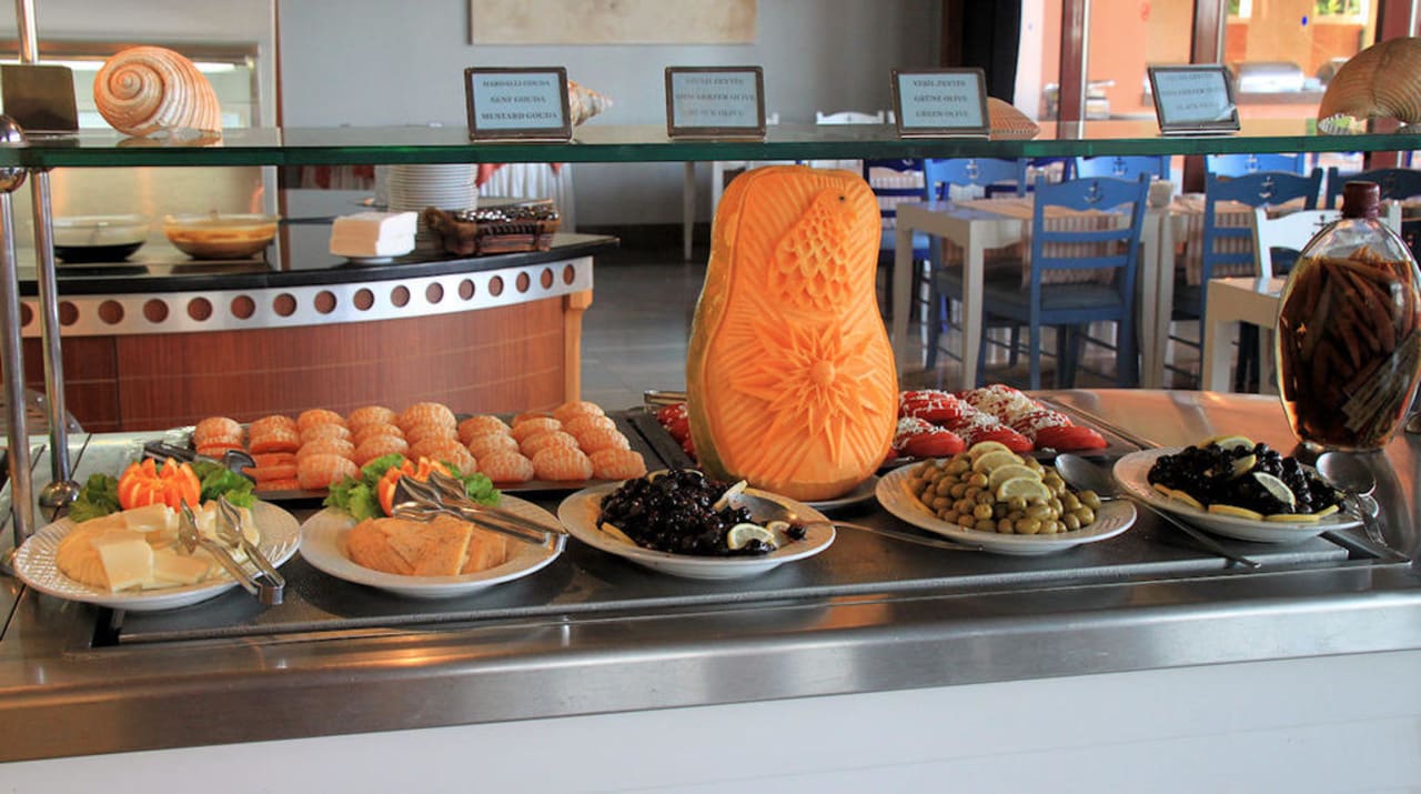 Das reichhaltige und leckere Buffet Hotel Grand Side