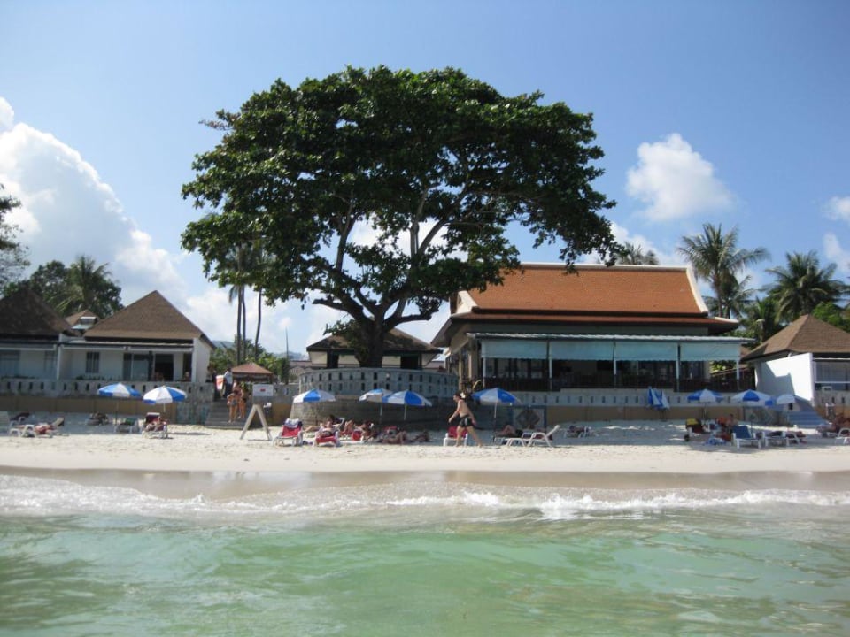 Hotelansicht aus dem Wasser Chaweng Cove Beach Resort
