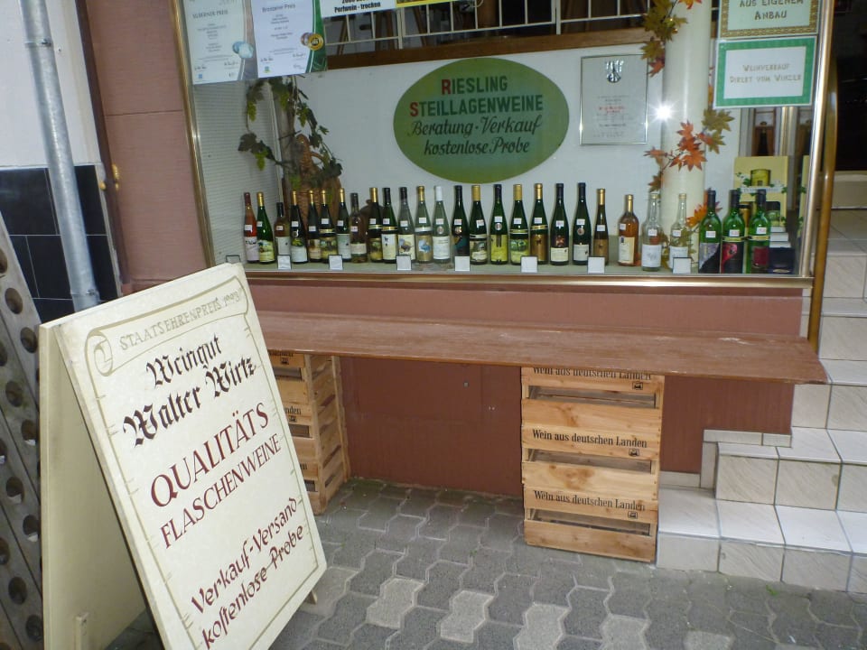 Weinladen Hotel Zum Günen Kranz