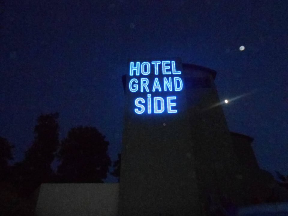 Bei Nacht Hotel Grand Side