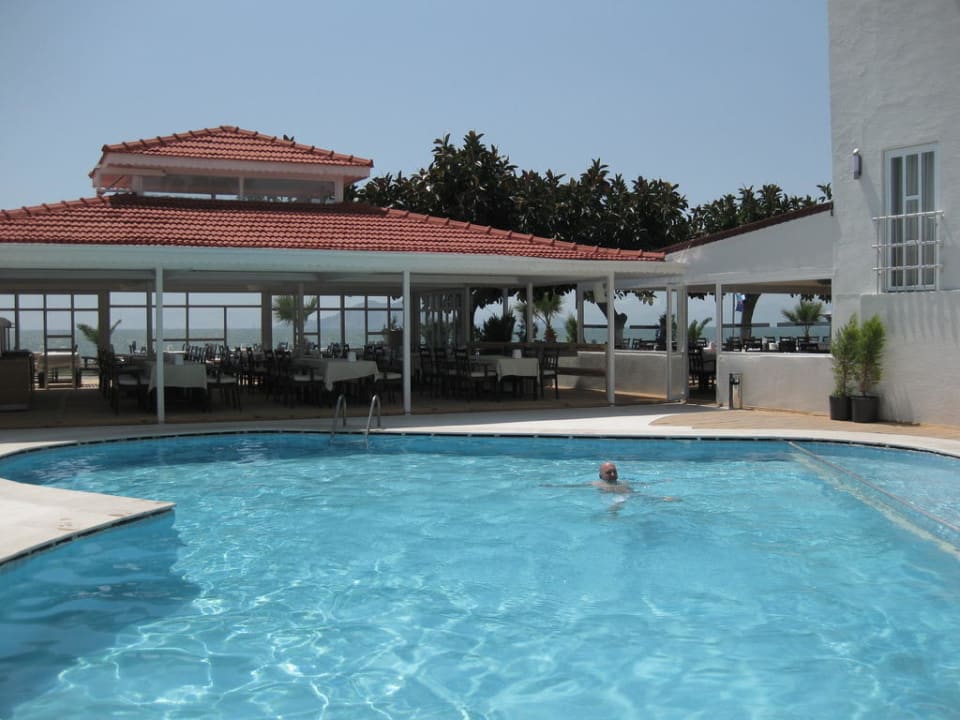 Der Herz-Pool! Makri Beach Hotel