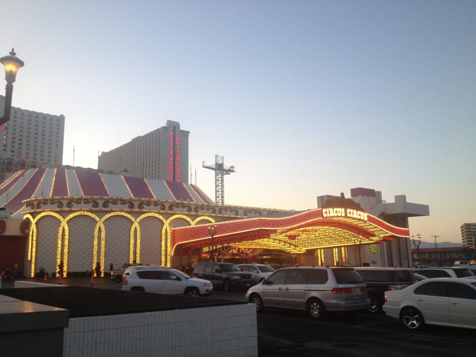 Außenansicht des Hotels Hotel Circus Circus