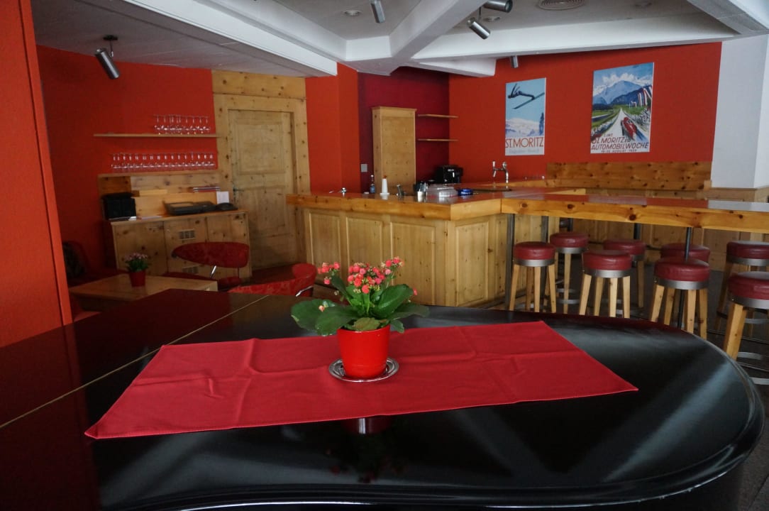 Ausschnitt von Bar und Lounge im Laudinella  Hotel Laudinella