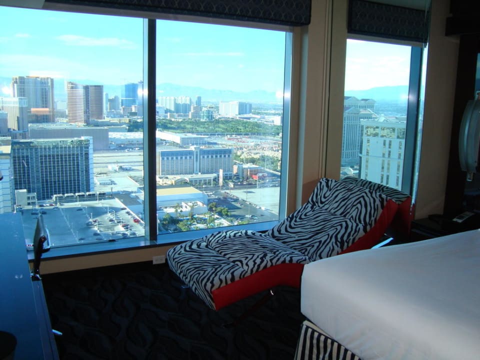 Schlafzimmer mit Hammer-Aussicht Hotel Elara - a Hilton Grand Vacations Hotel Center Strip