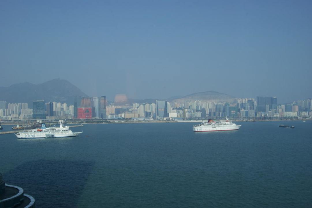 Blick aus unserem Zimmer Harbour Grand Kowloon