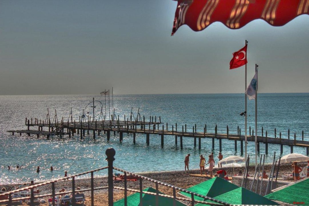 Strand  Aleria Belport Beach Hotel