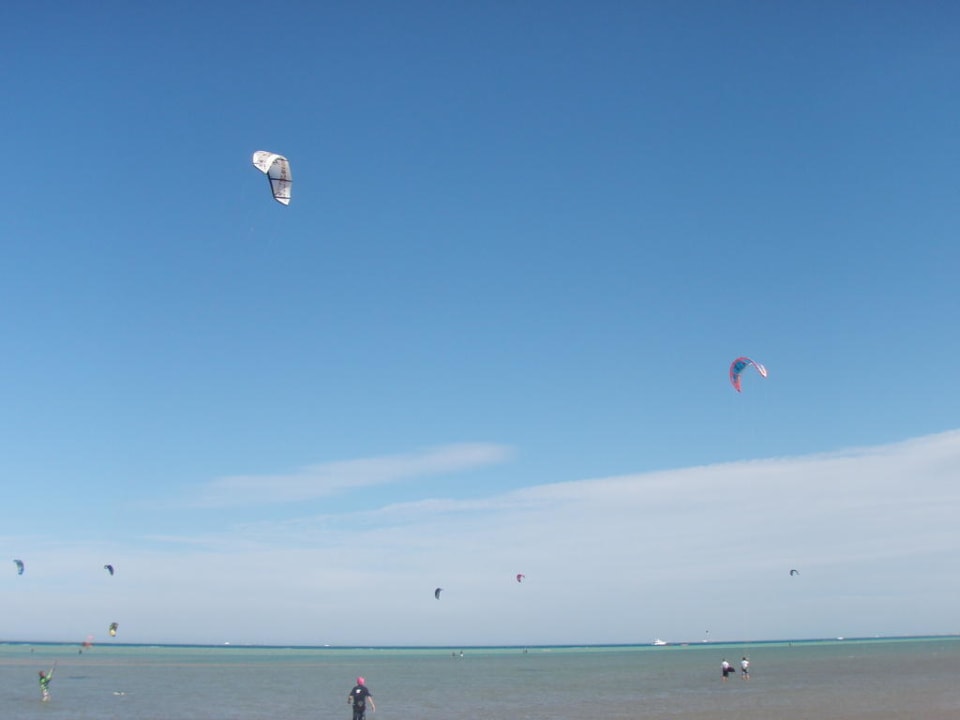 Kite Surfer Mövenpick Resort & Spa El Gouna