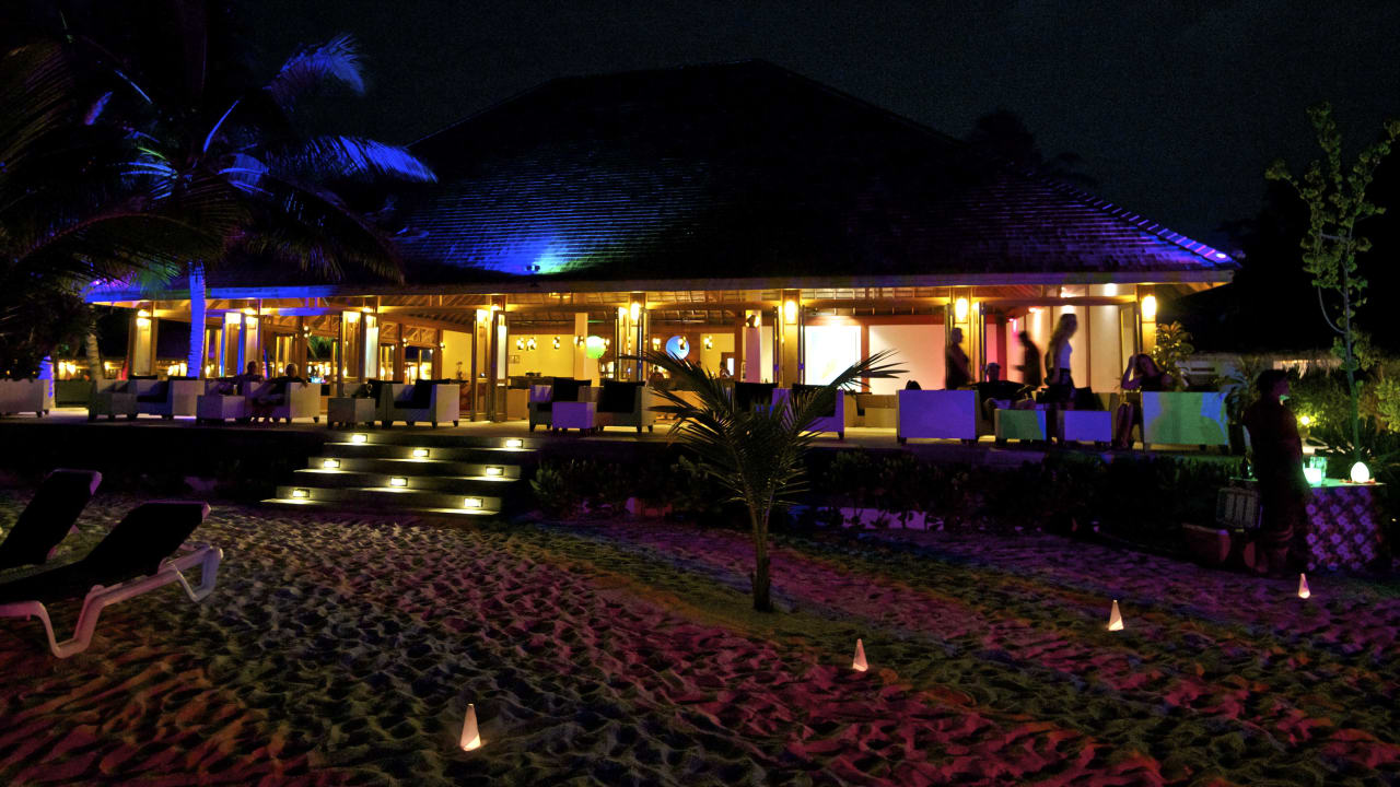 Sunset Bar beim Full-Moon Dinner Vilamendhoo Island Resort & Spa