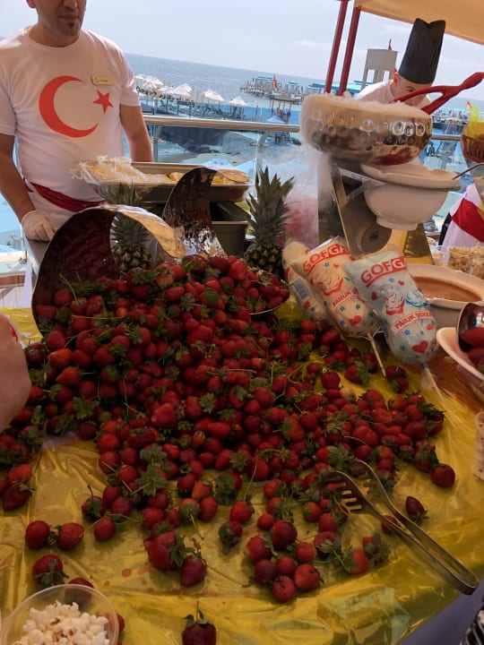 Gastro Azura Deluxe Resort & Spa Hotel