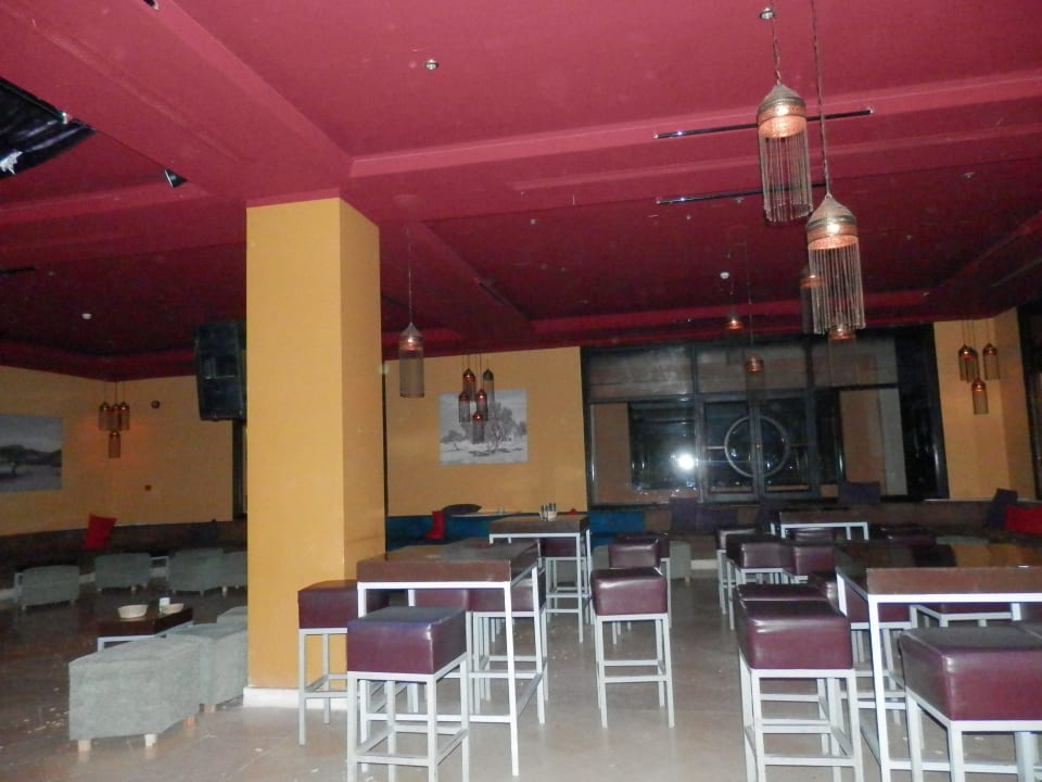 Peanutsbar Three Corners Sea Beach Resort