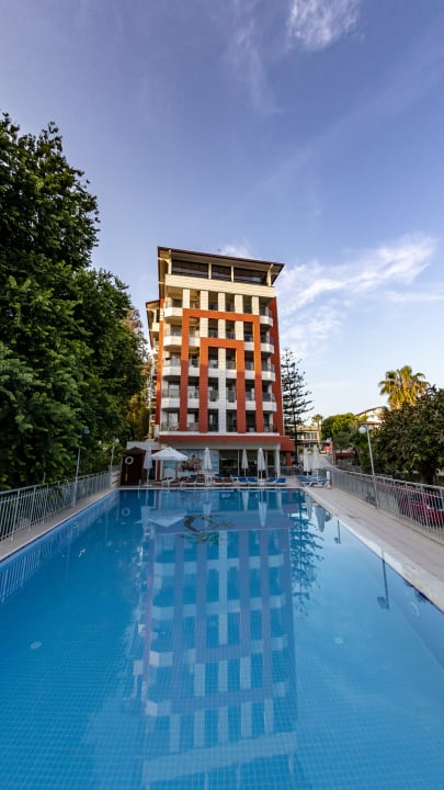 Außenansicht Hotel Sirma