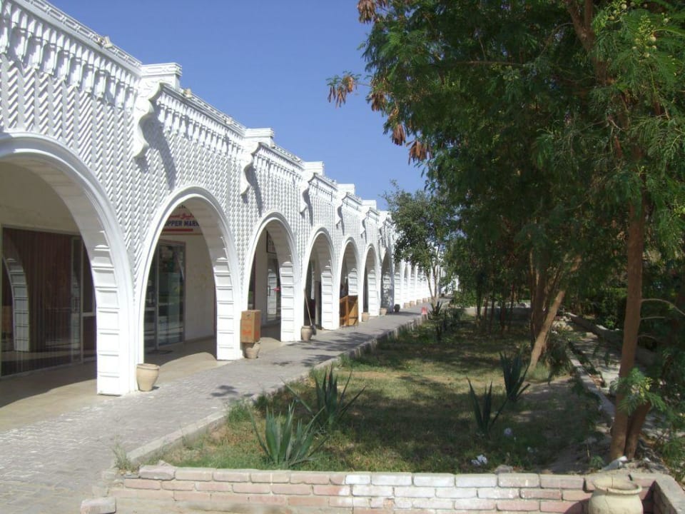 Shopping-Meile im Hotel Aladdin Beach Resort