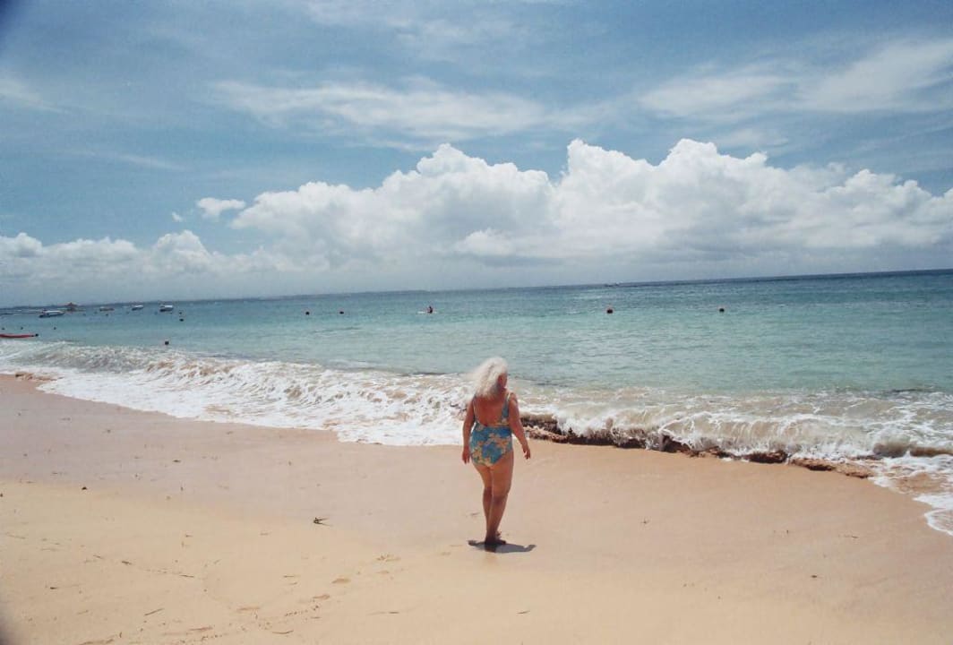 Schöner Strand ohne motorisierten Wassersport The Laguna A Luxury Collection Resort & Spa