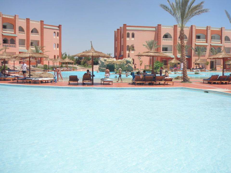 Pool im Nachbarhotel Aqua Vista Pickalbatros Aqua Park Resort - Hurghada