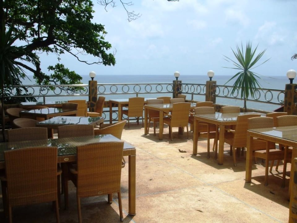 Restaurantterrasse mir super Meerblick Hotel Top Resort